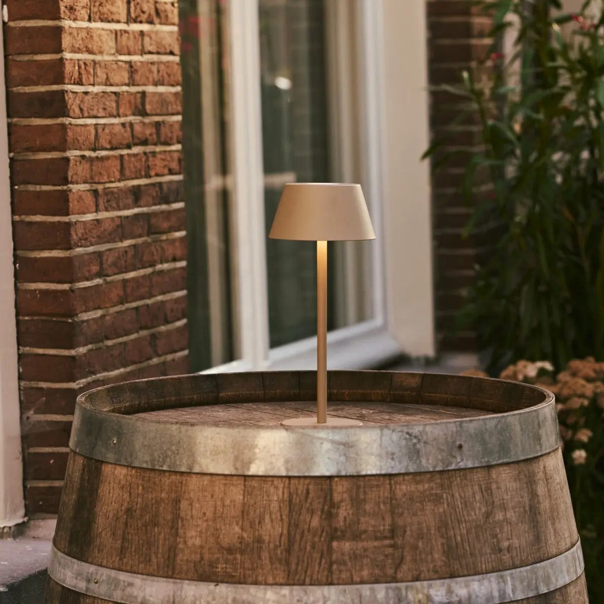 Cordless Table Lamp With LED And 3 Light Modes