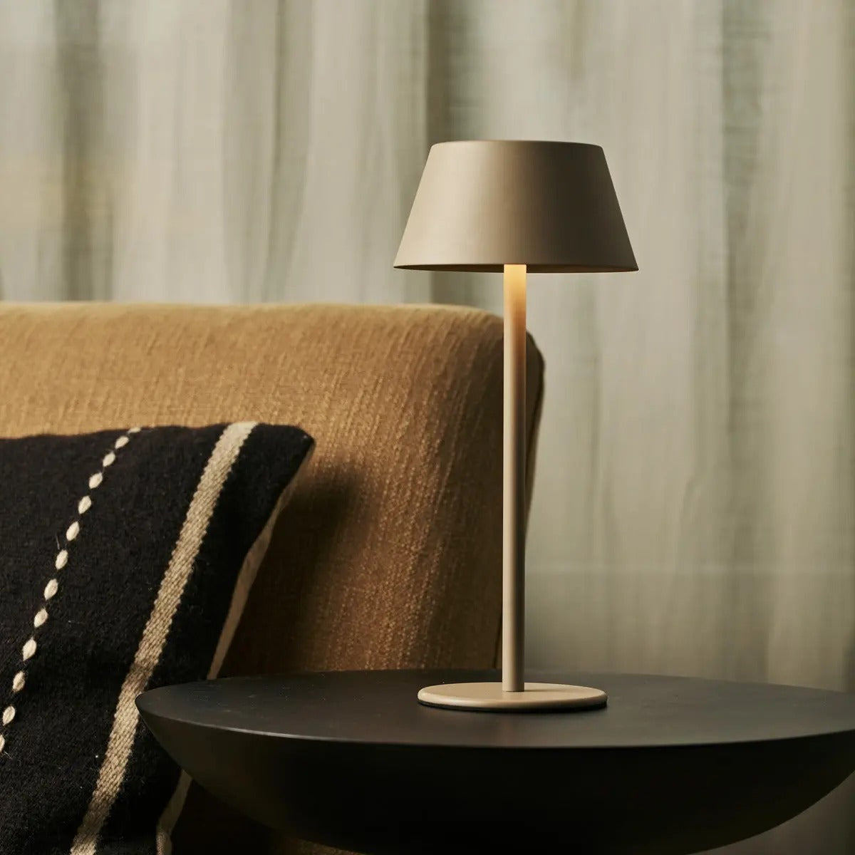 Cordless Table Lamp With LED And 3 Light Modes