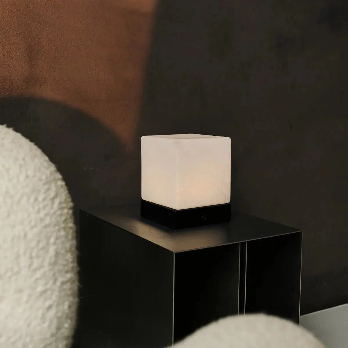 Cordless Wooden Lamp With Dimmable LED And 3 Light Settings