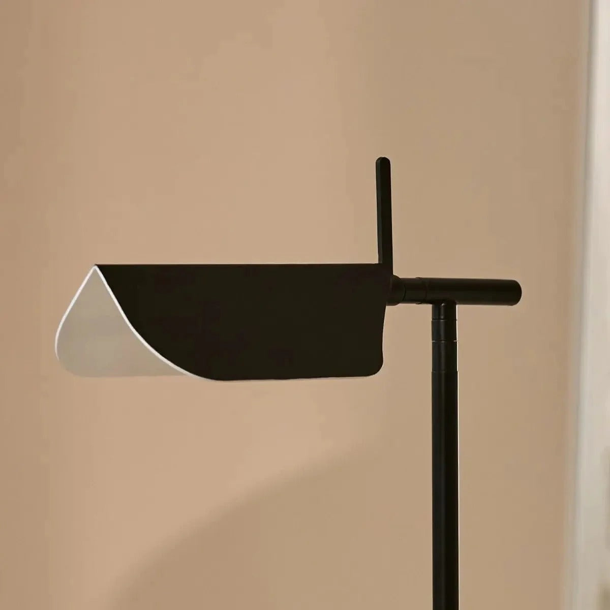 Metal Sideboard Lamp With Stylish G9 Socket And Fixed Cord