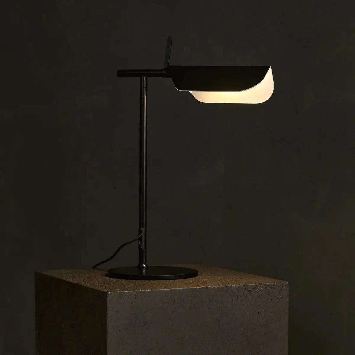Metal Sideboard Lamp With Stylish G9 Socket And Fixed Cord