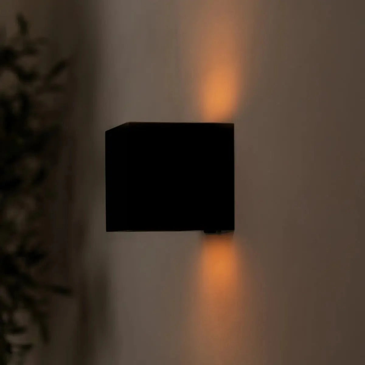 Metal Wall Lamp With Motion Sensor And Rechargeable LED