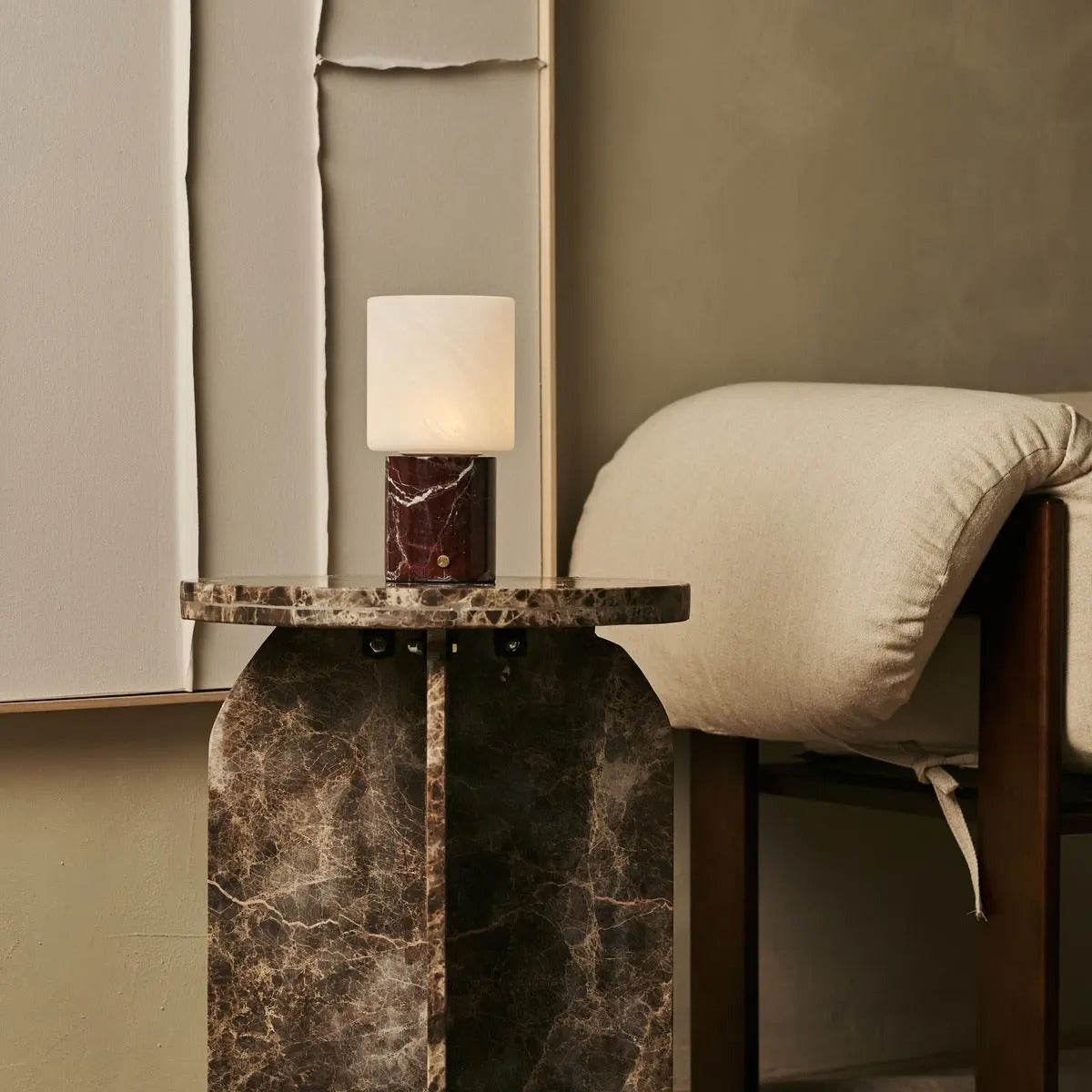 Travertino Classico Table Lamp With Rechargeable LED And Glass Shade