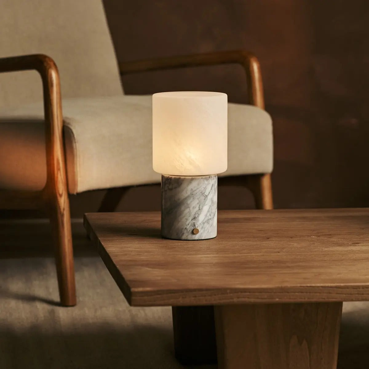 Travertino Classico Table Lamp With Rechargeable LED And Glass Shade