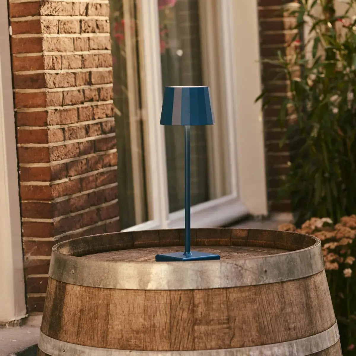 Wireless Rechargeable Table Lamp With Dimmable LED And Touch Control