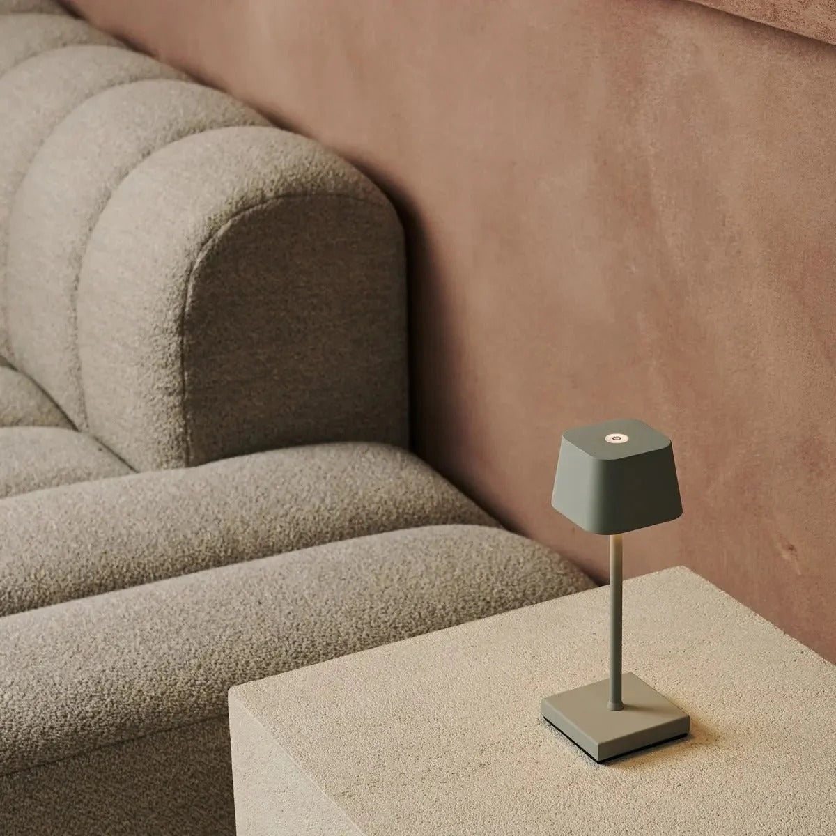 Wireless Table Lamp With Adjustable Dimming And Rechargeable Battery